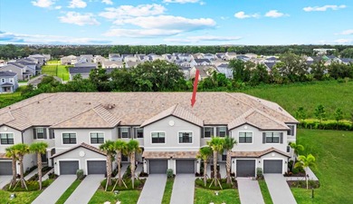 Welcome to this beautiful 3-bedroom, 2.5-bathroom townhome in on Lakewood National Golf Club in Florida - for sale on GolfHomes.com, golf home, golf lot