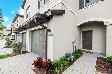 Welcome to this beautiful 3-bedroom, 2.5-bathroom townhome in on Lakewood National Golf Club in Florida - for sale on GolfHomes.com, golf home, golf lot