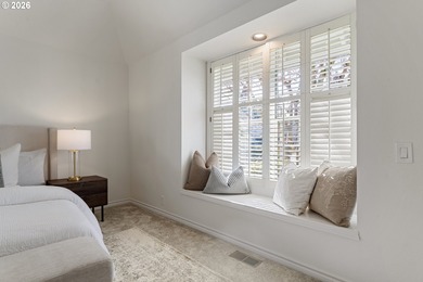 Single owner home with newer roof, new HVAC, newer water heater on Charbonneau Golf Club in Oregon - for sale on GolfHomes.com, golf home, golf lot