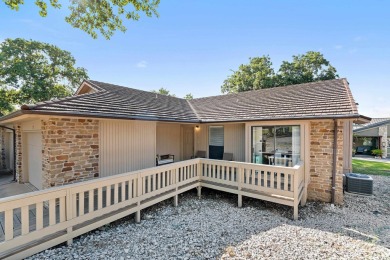 Beautifully remodeled one-story townhome in prime Horseshoe Bay on Slick Rock Golf Course - Horseshoe Bay in Texas - for sale on GolfHomes.com, golf home, golf lot