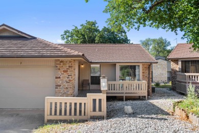 Beautifully remodeled one-story townhome in prime Horseshoe Bay on Slick Rock Golf Course - Horseshoe Bay in Texas - for sale on GolfHomes.com, golf home, golf lot
