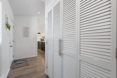 Beautifully remodeled one-story townhome in prime Horseshoe Bay on Slick Rock Golf Course - Horseshoe Bay in Texas - for sale on GolfHomes.com, golf home, golf lot