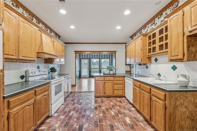 Quality-built, full brick home with lots of class! on Bailey Ranch Golf Club in Oklahoma - for sale on GolfHomes.com, golf home, golf lot