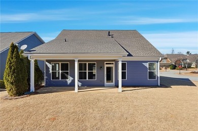 Welcome to this well maintained Beachwood Floorplan in Cresswind on Lanier Island Legacy Golf Couorse in Georgia - for sale on GolfHomes.com, golf home, golf lot