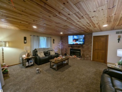 Spacious 3 bedroom bi-level home in the Huron Breeze Golf & on Huron Breeze Golf Club in Michigan - for sale on GolfHomes.com, golf home, golf lot