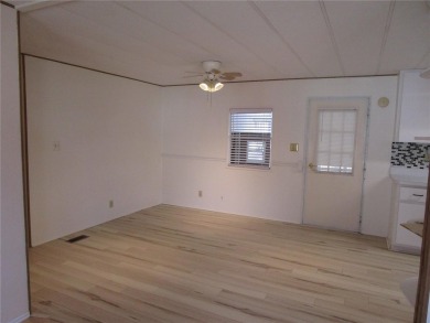 ***Seller is motivated/looking for offers****55+ community with on Brookridge Country Club in Florida - for sale on GolfHomes.com, golf home, golf lot