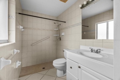 Investment Opportunity in Englewood! This 2003-built duplex at on Oyster Creek Golf Club in Florida - for sale on GolfHomes.com, golf home, golf lot
