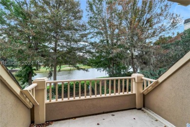 Classic 4 bedroom 3 1/2 bath Belfair home overlooking lagoon to on Belfair Golf Club in South Carolina - for sale on GolfHomes.com, golf home, golf lot