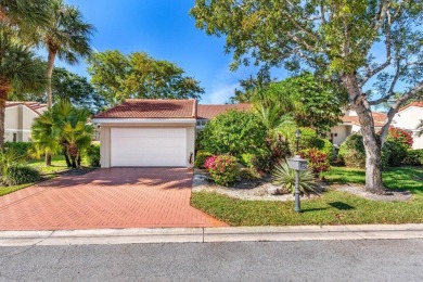 This spacious 2,494 square foot villa offers sweeping golf on Hunters Run Golf and Country Club in Florida - for sale on GolfHomes.com, golf home, golf lot