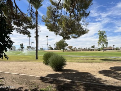 Beautiful 3 bedroom Gemini/Twin home situated on the 17th hole on Sun City Lakes West and East in Arizona - for sale on GolfHomes.com, golf home, golf lot