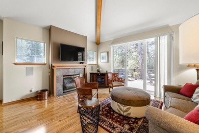 GREAT PRICE AND LOCATION - DUPLEX TOWNHOME WITH GARAGE AT THE on Running Y Ranch Resort in Oregon - for sale on GolfHomes.com, golf home, golf lot