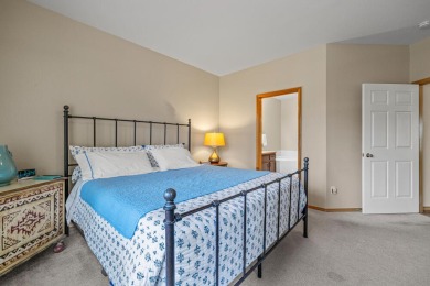 GREAT PRICE AND LOCATION - DUPLEX TOWNHOME WITH GARAGE AT THE on Running Y Ranch Resort in Oregon - for sale on GolfHomes.com, golf home, golf lot