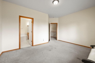 GREAT PRICE AND LOCATION - DUPLEX TOWNHOME WITH GARAGE AT THE on Running Y Ranch Resort in Oregon - for sale on GolfHomes.com, golf home, golf lot