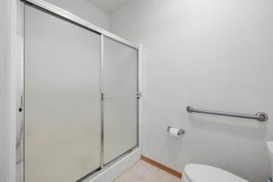 GREAT PRICE AND LOCATION - DUPLEX TOWNHOME WITH GARAGE AT THE on Running Y Ranch Resort in Oregon - for sale on GolfHomes.com, golf home, golf lot