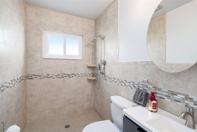 PRICE IMPROVEMENT.  Seller Motivated. Welcome to this on Mainlands Golf Club in Florida - for sale on GolfHomes.com, golf home, golf lot