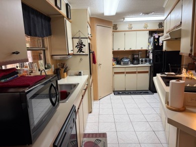 THIS LOVELY, MANUFACTURED HOME ON LEASED LAND.  PRICED TO SELL on Pine Lakes Country Club in Florida - for sale on GolfHomes.com, golf home, golf lot