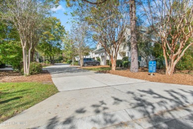 Welcome to this lovely, well-maintained,  and move-in ready on Members Club At St. James Plantation in North Carolina - for sale on GolfHomes.com, golf home, golf lot