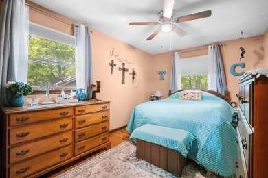 Delightful  3 bed, 2.5 bath home in Fairfield Glade with 1,950 on Stonehenge Golf Course in Tennessee - for sale on GolfHomes.com, golf home, golf lot