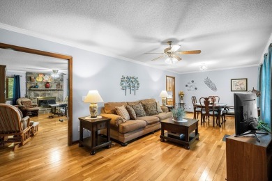 Delightful  3 bed, 2.5 bath home in Fairfield Glade with 1,950 on Stonehenge Golf Course in Tennessee - for sale on GolfHomes.com, golf home, golf lot