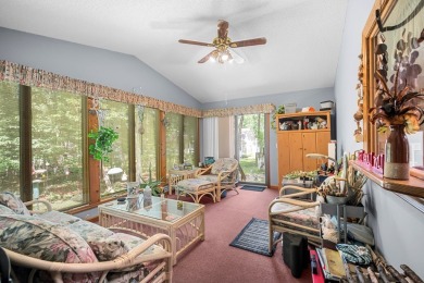 Delightful  3 bed, 2.5 bath home in Fairfield Glade with 1,950 on Stonehenge Golf Course in Tennessee - for sale on GolfHomes.com, golf home, golf lot
