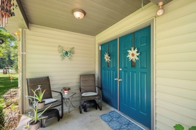 Delightful  3 bed, 2.5 bath home in Fairfield Glade with 1,950 on Stonehenge Golf Course in Tennessee - for sale on GolfHomes.com, golf home, golf lot