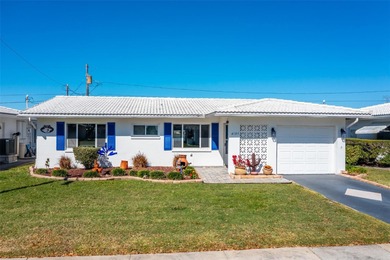 Your slice of Waterfront Paradise:  Experience the ultimate on Mainlands Golf Club in Florida - for sale on GolfHomes.com, golf home, golf lot