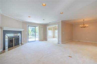 Single-level townhouse with low-maintenance living and nice golf on Cobbs Glen Country Club in South Carolina - for sale on GolfHomes.com, golf home, golf lot