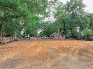 Sought-after Bayview Acres neighborhood in the heart of Mount on Patriots Point Links on Charleston Harbor in South Carolina - for sale on GolfHomes.com, golf home, golf lot