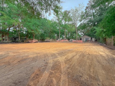 Sought-after Bayview Acres neighborhood in the heart of Mount on Patriots Point Links on Charleston Harbor in South Carolina - for sale on GolfHomes.com, golf home, golf lot