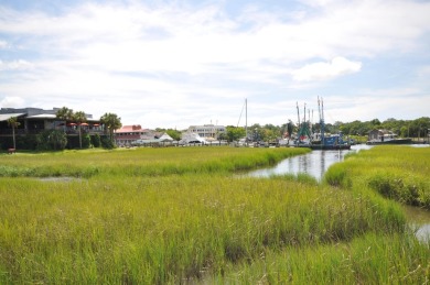 Sought-after Bayview Acres neighborhood in the heart of Mount on Patriots Point Links on Charleston Harbor in South Carolina - for sale on GolfHomes.com, golf home, golf lot