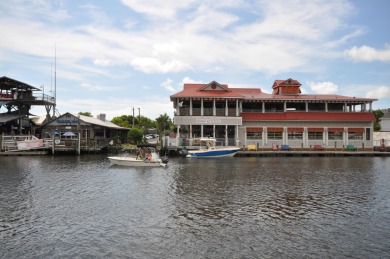 Sought-after Bayview Acres neighborhood in the heart of Mount on Patriots Point Links on Charleston Harbor in South Carolina - for sale on GolfHomes.com, golf home, golf lot