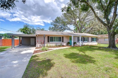 Charming ranch home in historic Forest Hills. If you're dreaming on Babe Zaharias Golf Course in Florida - for sale on GolfHomes.com, golf home, golf lot