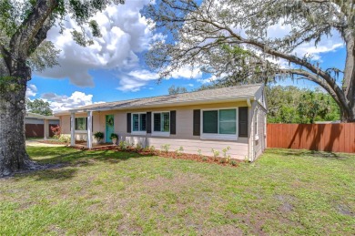 Charming ranch home in historic Forest Hills. If you're dreaming on Babe Zaharias Golf Course in Florida - for sale on GolfHomes.com, golf home, golf lot