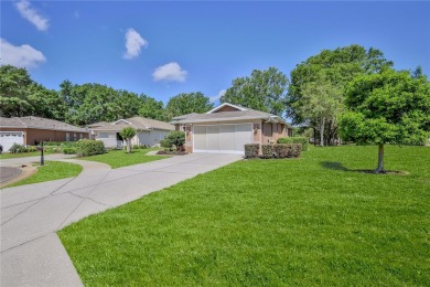 Come Live in the Beautiful Gated Community of Silverthorn,
 on Silverthorn Country Club in Florida - for sale on GolfHomes.com, golf home, golf lot