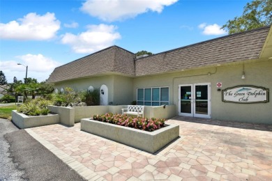 Welcome to this 1-bedroom, 1-bath oasis in Tarpon Springs on Tarpon Springs Golf Course in Florida - for sale on GolfHomes.com, golf home, golf lot
