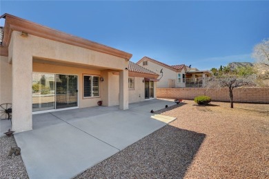 Charming single story home in the resort-style 55+ community of on Highland Falls Golf Club in Nevada - for sale on GolfHomes.com, golf home, golf lot