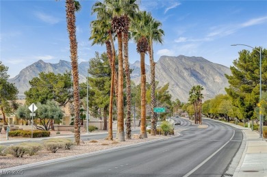 Charming single story home in the resort-style 55+ community of on Highland Falls Golf Club in Nevada - for sale on GolfHomes.com, golf home, golf lot