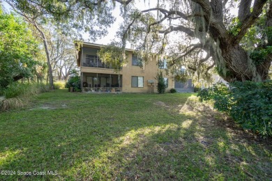 WELL MAINTAINED SPACIOUS END UNIT SECOND FLOOR CONDO WITH on Royal Oak Golf Club in Florida - for sale on GolfHomes.com, golf home, golf lot