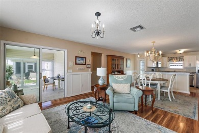 GORGEOUS, TURNKEY 2/2 Loredo with ENCLOSED, CLIMATE-CONTROLLED on The Links of Spruce Creek in Florida - for sale on GolfHomes.com, golf home, golf lot