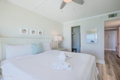 Located right next door to the fabulous TOOTSIES ORCHID LOUNGE on Signal Hill Golf Course, Inc. in Florida - for sale on GolfHomes.com, golf home, golf lot