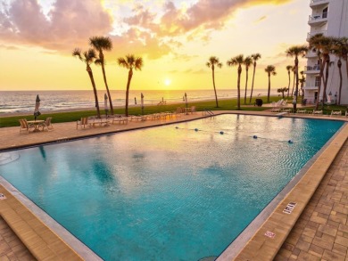 SIGNIFICANT PRICE REDUCTON - This TOTALLY RENOVATED ISLAND on Links on Longboat Golf Club in Florida - for sale on GolfHomes.com, golf home, golf lot