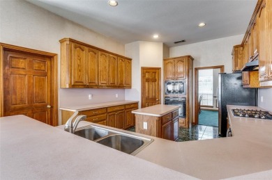 Stunning 3,700 sq ft traditional-contemporary home in a highly on Thorntree Country Club in Texas - for sale on GolfHomes.com, golf home, golf lot