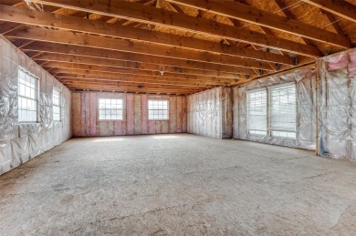 Stunning 3,700 sq ft traditional-contemporary home in a highly on Thorntree Country Club in Texas - for sale on GolfHomes.com, golf home, golf lot