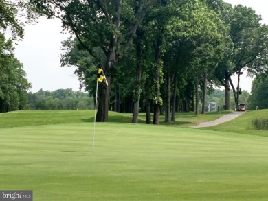 Generous $35K PRICE REDUCTION  for a very desirable unit in on Leisure World Golf Club in Maryland - for sale on GolfHomes.com, golf home, golf lot