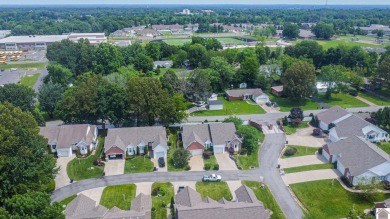 MOVE-IN READY TOWNHOUSE NEXT TO THE GOLF COURSE! This beautiful on Rolling Hills Country Club in Kentucky - for sale on GolfHomes.com, golf home, golf lot