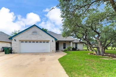 Charming Home on Delaware Springs Golf Course. Step inside this on Delaware Springs Golf Course in Texas - for sale on GolfHomes.com, golf home, golf lot