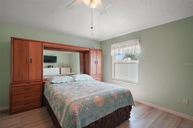 WOW! ONE-OWNER 2 bedroom, 2 bath Courtyard Villa! MOVE-IN READY on The Links of Spruce Creek in Florida - for sale on GolfHomes.com, golf home, golf lot