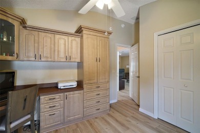 WOW! ONE-OWNER 2 bedroom, 2 bath Courtyard Villa! MOVE-IN READY on The Links of Spruce Creek in Florida - for sale on GolfHomes.com, golf home, golf lot