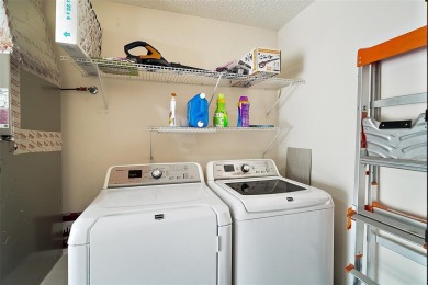 WOW! ONE-OWNER 2 bedroom, 2 bath Courtyard Villa! MOVE-IN READY on The Links of Spruce Creek in Florida - for sale on GolfHomes.com, golf home, golf lot