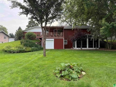 Let's take a look at 841 Country Club Dr. in Akron Iowa that's on Akron Golf Course in Iowa - for sale on GolfHomes.com, golf home, golf lot